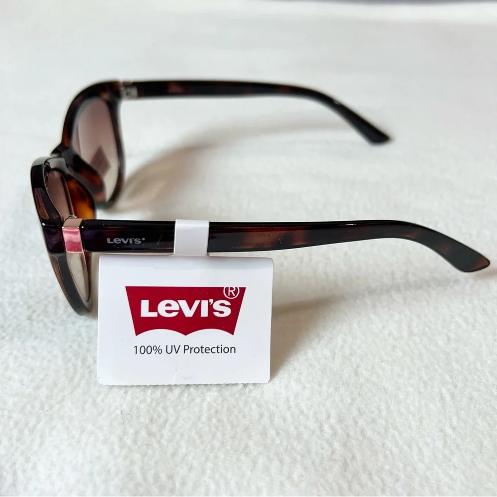 Levi’s women sunglasses